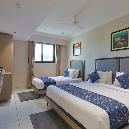 Hotel Royal Town Ahmedabad Buitenkant foto